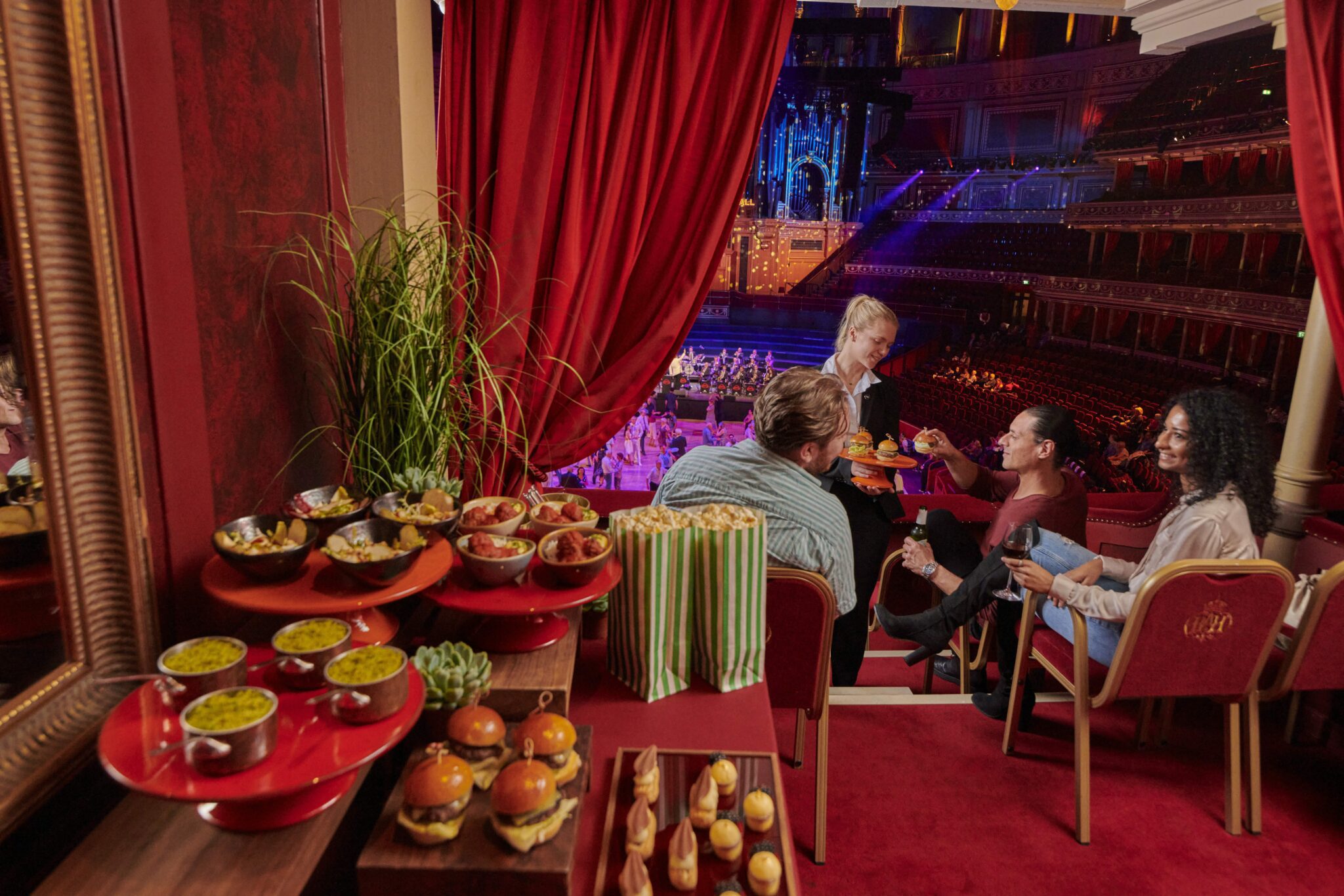 Cinema Circus box with canapes of food
