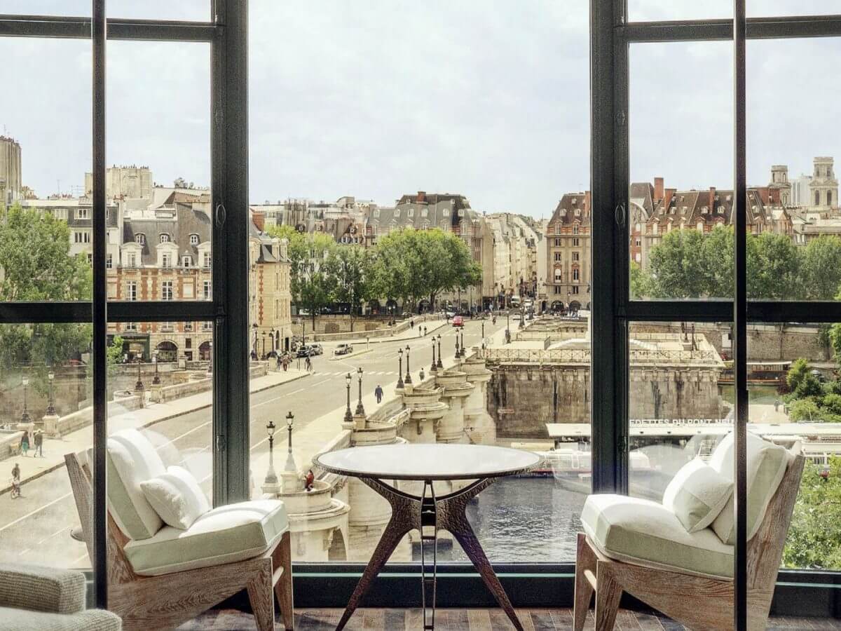 Image of seating area looking over on to the city of Paris from above