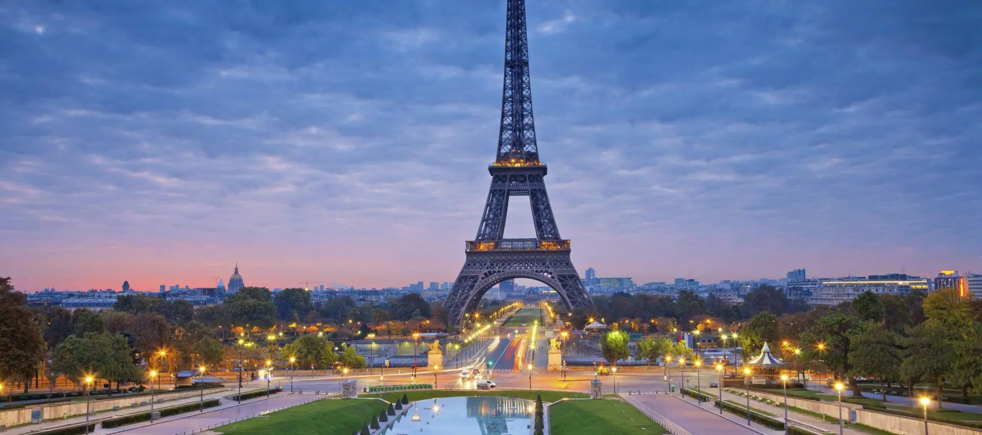 Image of the Eiffel Tower at sunset