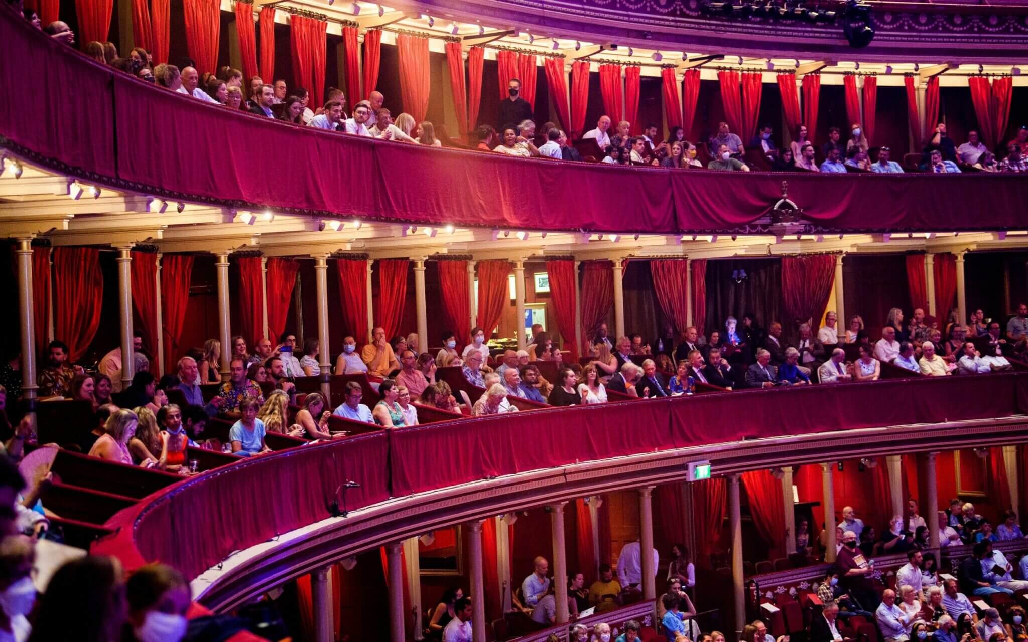 Image of guests watching Cirrque in the Royal Albert Hall